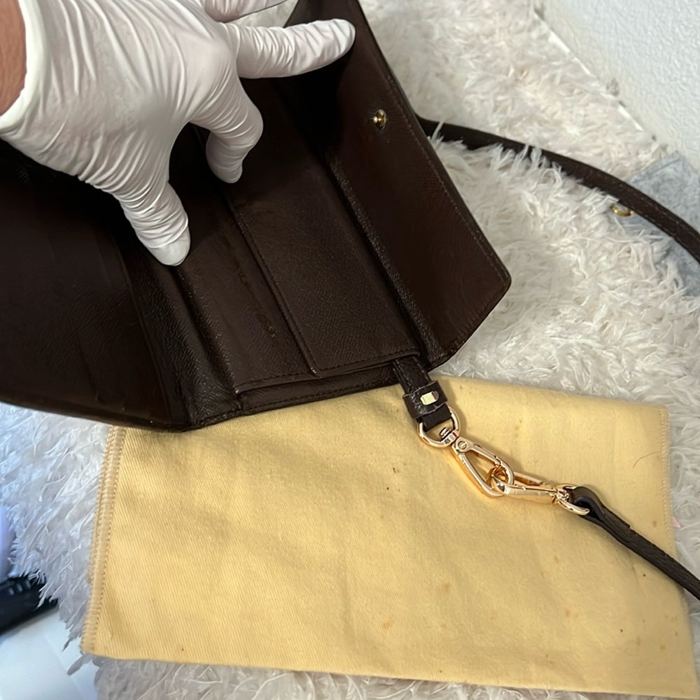 Louis Vuitton Damier Ebene International Wallet - Picture 15 of 17